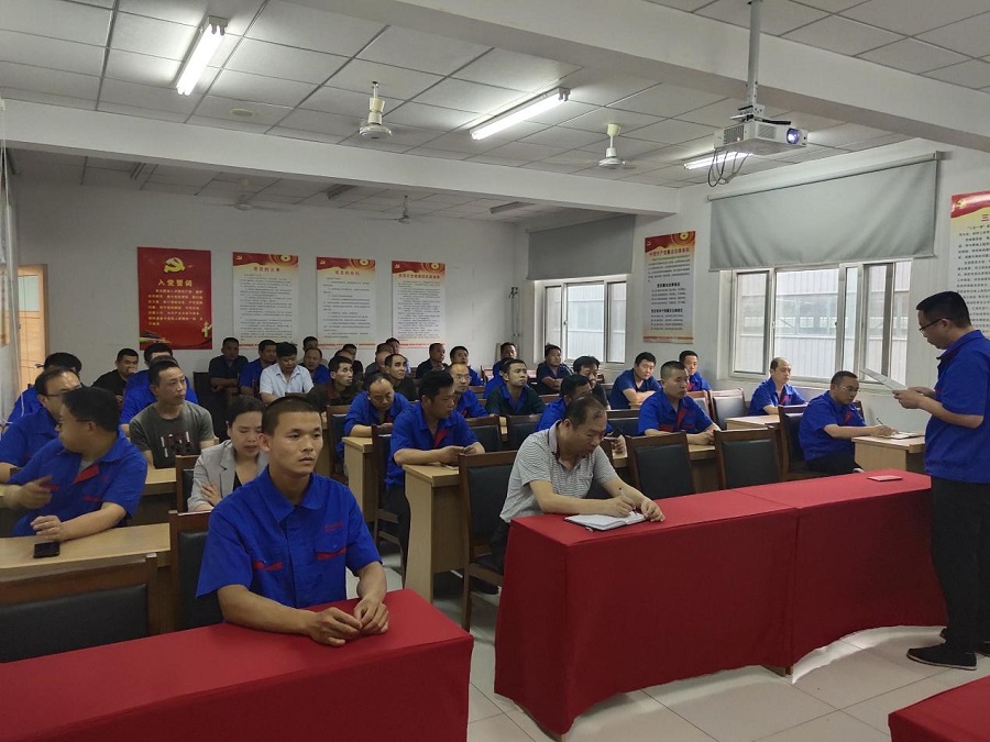 MK（中国）召开贺增涛同志事迹报告会